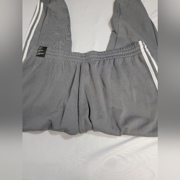 Adidas Grey Essentials 3 Stripe Jogger Mens Size 2XL - Picture 11 of 12